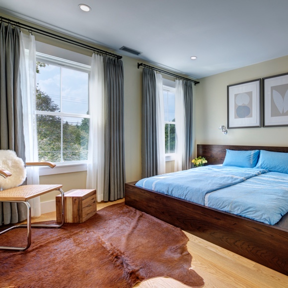 Bedroom with stylish furnishings